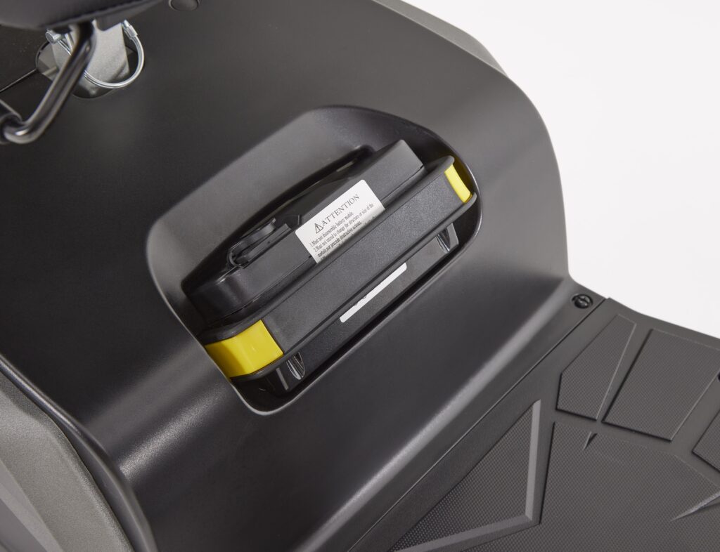 Aura Medium Scooter